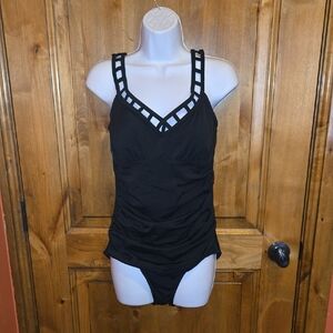 Swimsuits For All Elegant Black One-Piece